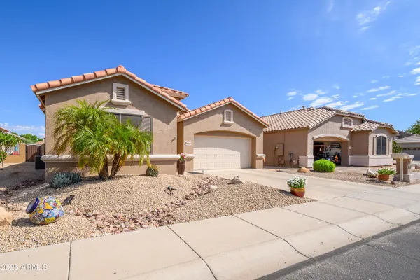 Property Slideshow image 2 of 32 | 17612 w ingleside dr, Surprise, AZ, 85374