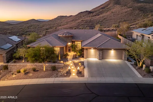 Property Slideshow image 2 of 52 | 2546 w shinnecock way, Anthem, AZ, 85086