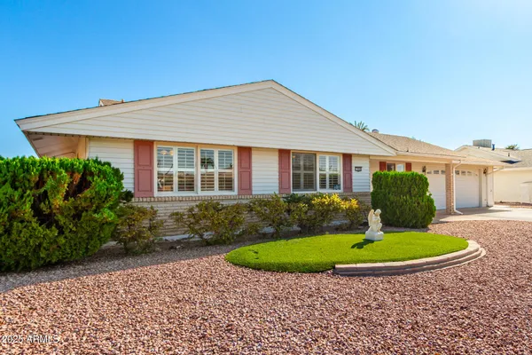 Property Slideshow image 3 of 25 | 9906 w kingswood cir, Sun City, AZ, 85351