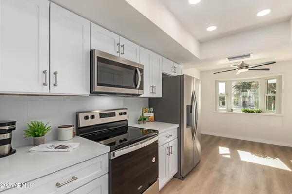 Property Slideshow image 2 of 36 | 10018 w burns dr, Sun City, AZ, 85351