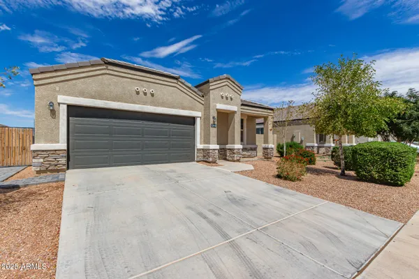 Property Slideshow image 2 of 27 | 2418 e santa barbara trl, Casa Grande, AZ, 85194