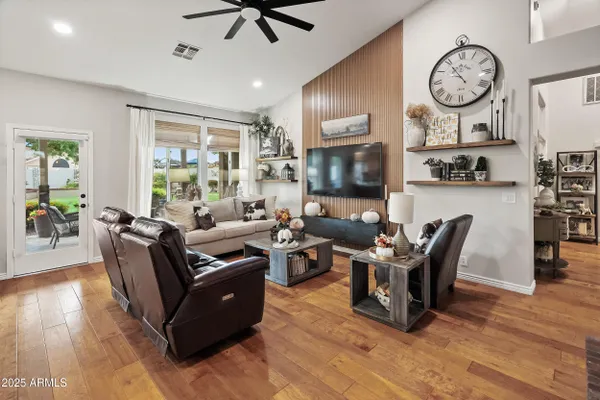 Property Slideshow image 3 of 48 | 8623 w escuda dr, Peoria, AZ, 85382