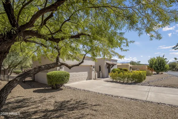 Property Slideshow image 3 of 37 | 18560 e horseshoe bnd, Rio Verde, AZ, 85263