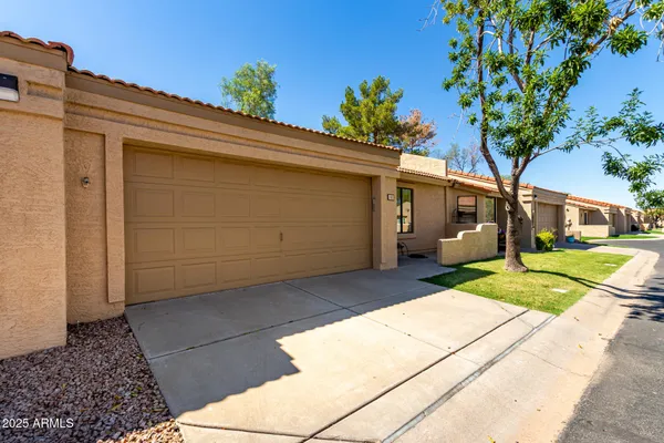 Property Slideshow image 3 of 31 | 1021 s greenfield rd 1022, Mesa, AZ, 85206