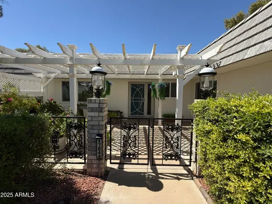 Property Slideshow image 2 of 36 | 17844 n 102nd dr, Sun City, AZ, 85373