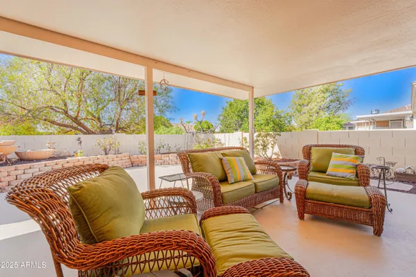 Property Slideshow image 3 of 40 | 9635 w spanish moss ln, Sun City, AZ, 85373