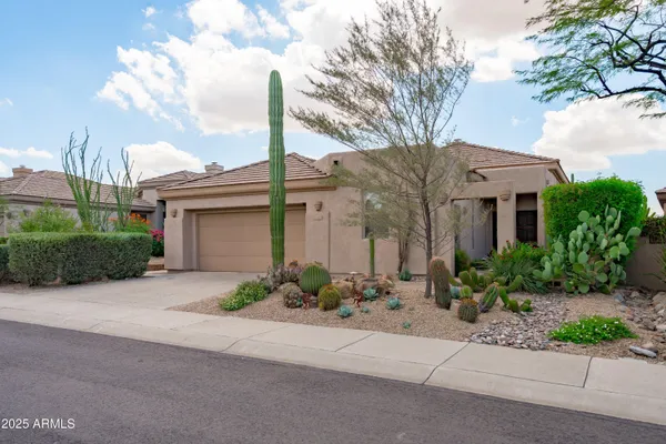 Property Slideshow image 3 of 48 | 6537 e shooting star way, Scottsdale, AZ, 85266