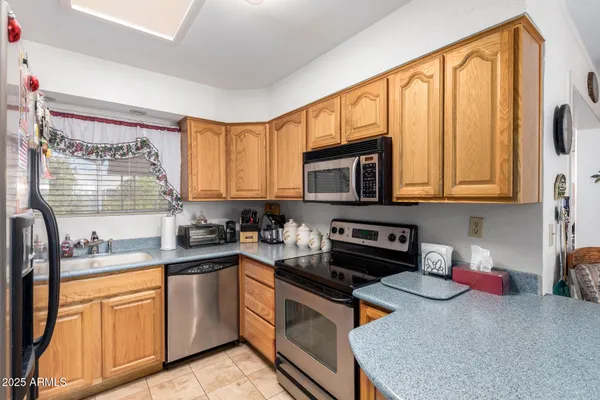 Property Slideshow image 3 of 25 | 12037 n thunderbird rd, Sun City, AZ, 85351