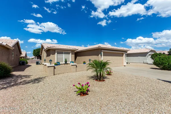 Property Slideshow image 2 of 21 | 1472 e torrey pines ln, Chandler, AZ, 85249