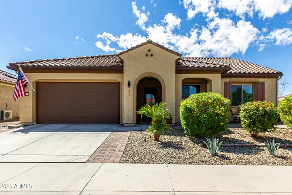 Property Slideshow image 2 of 45 | 26667 w covey ln, Buckeye, AZ, 85396
