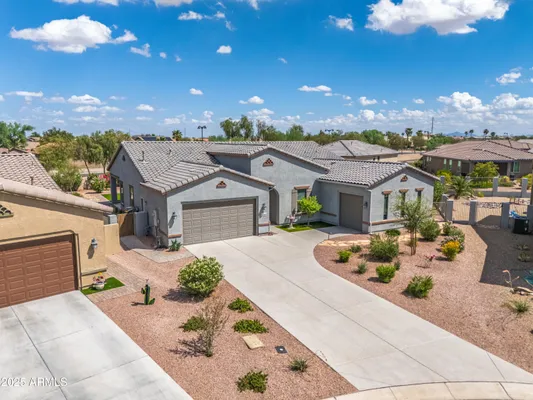 Property Slideshow image 3 of 48 | 41912 w sequoia dr, Maricopa, AZ, 85138