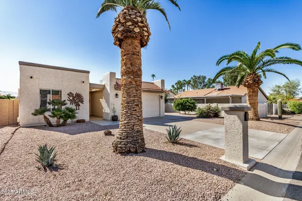 Property Slideshow image 2 of 71 | 9507 e sherwood way, Sun Lakes, AZ, 85248