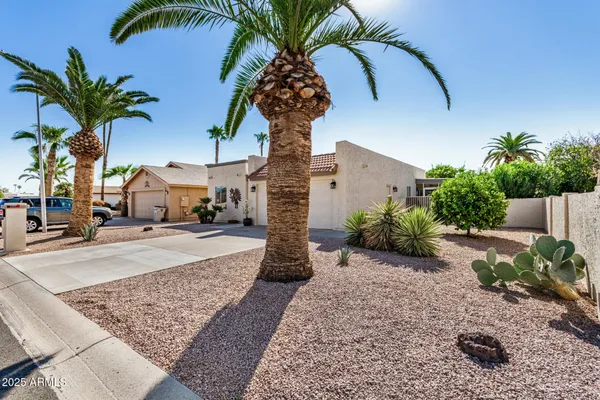 Property Slideshow image 3 of 71 | 9507 e sherwood way, Sun Lakes, AZ, 85248