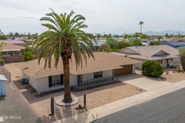 Property Slideshow image 2 of 31 | 10301 w charter oak dr, Sun City, AZ, 85351