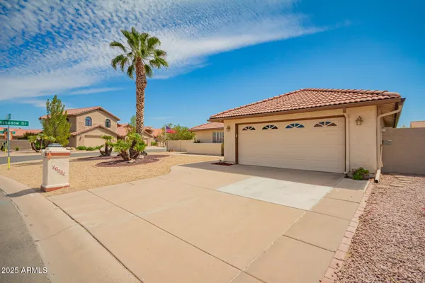 Property Slideshow image 2 of 38 | 10521 e flintlock dr, Sun Lakes, AZ, 85248