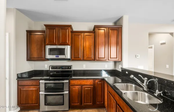 Property Slideshow image 3 of 32 | 3947 n hidden canyon dr, Florence, AZ, 85132