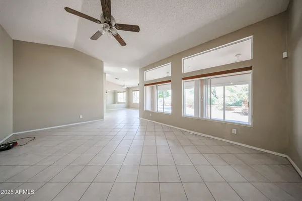 Property Slideshow image 3 of 38 | 6926 s oakmont dr, Chandler, AZ, 85249