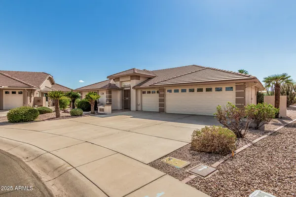 Property Slideshow image 2 of 49 | 11205 e laguna azul cir, Mesa, AZ, 85209