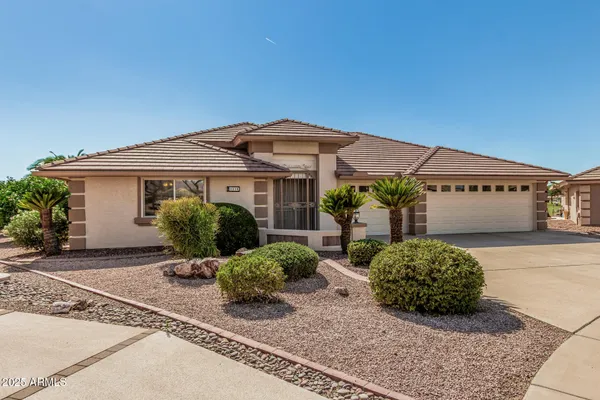 Property Slideshow image 3 of 49 | 11205 e laguna azul cir, Mesa, AZ, 85209