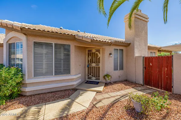 Property Slideshow image 2 of 28 | 10659 w yukon dr, Peoria, AZ, 85382