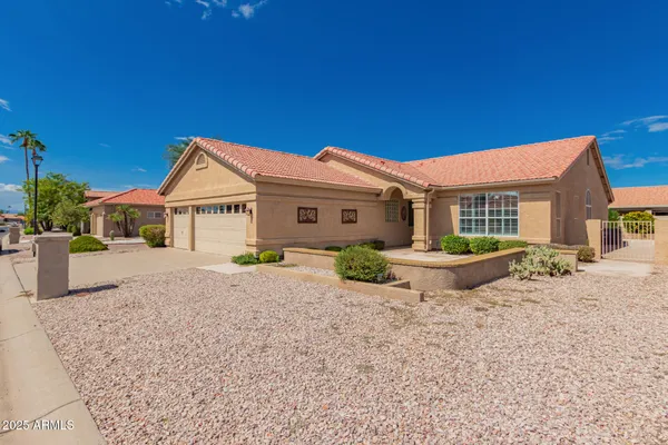 Property Slideshow image 2 of 49 | 10626 e voax dr, Sun Lakes, AZ, 85248