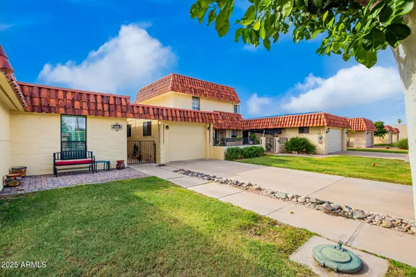 Property Slideshow image 3 of 29 | 10230 n 106th dr, Sun City, AZ, 85351