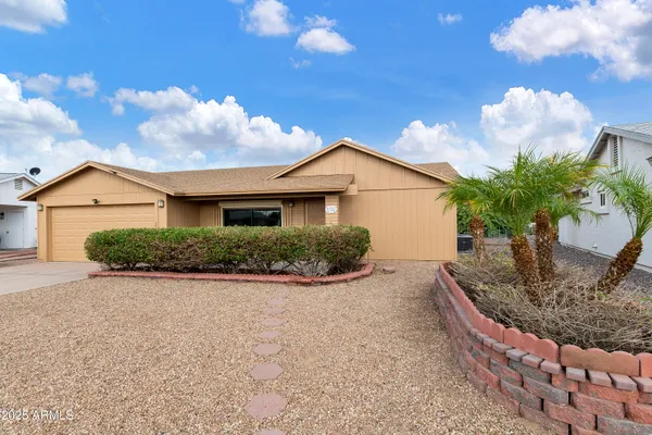 Property Slideshow image 2 of 52 | 1142 s 81st pl, Mesa, AZ, 85208