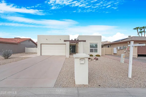Property Slideshow image 2 of 36 | 26618 s pinewood dr, Sun Lakes, AZ, 85248