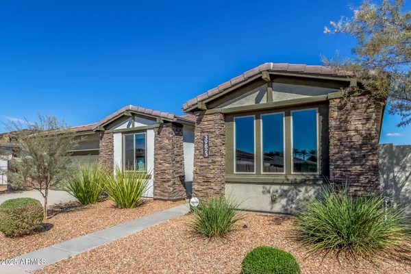 Property Slideshow image 2 of 27 | 39823 n collins ln, San Tan Valley, AZ, 85140