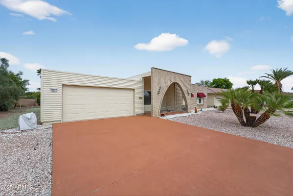 Property Slideshow image 2 of 46 | 16829 n orchard hills dr, Sun City, AZ, 85351