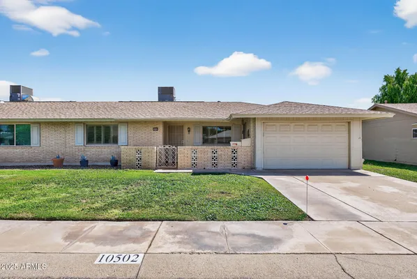 Property Slideshow image 3 of 41 | 10502 w roundelay cir, Sun City, AZ, 85351