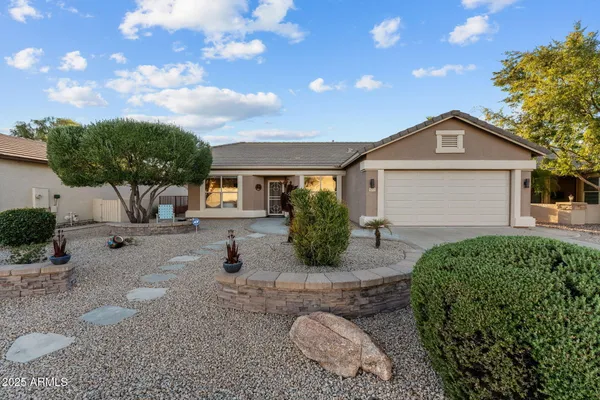 Property Slideshow image 2 of 40 | 6222 s huachuca way, Chandler, AZ, 85249