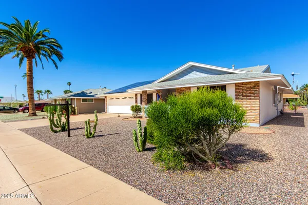 Property Slideshow image 3 of 35 | 15608 n 105th dr, Sun City, AZ, 85351