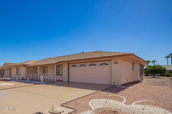 Property Slideshow image 2 of 33 | 11005 w campana dr, Sun City, AZ, 85351