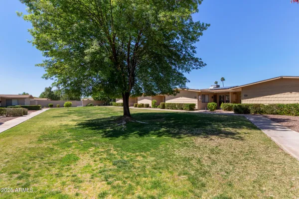 Property Slideshow image 3 of 30 | 17634 n 102nd dr, Sun City, AZ, 85373