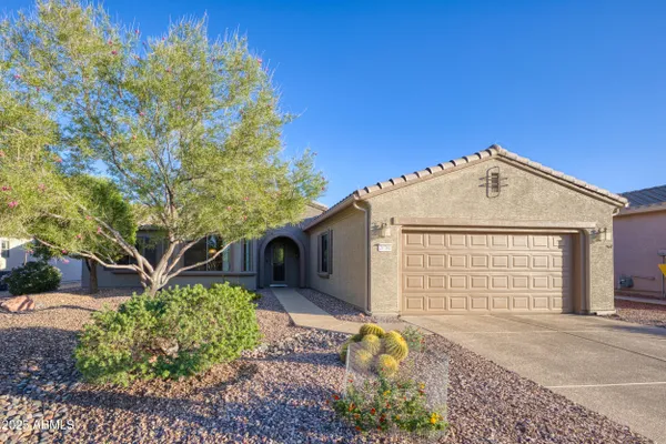 Property Slideshow image 2 of 26 | 20781 n kingpoint dr, Surprise, AZ, 85387