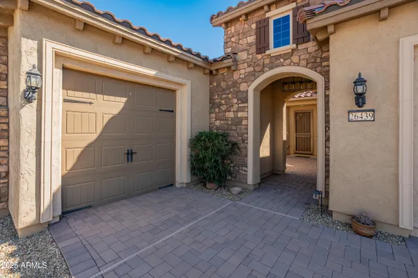 Property Slideshow image 2 of 43 | 26439 w covey ln, Buckeye, AZ, 85396