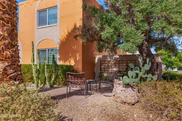 Property Slideshow image 2 of 28 | 7844 e coolidge st, Scottsdale, AZ, 85251