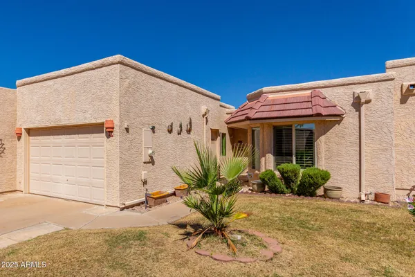 Property Slideshow image 3 of 41 | 709 s arrowwood way, Mesa, AZ, 85208