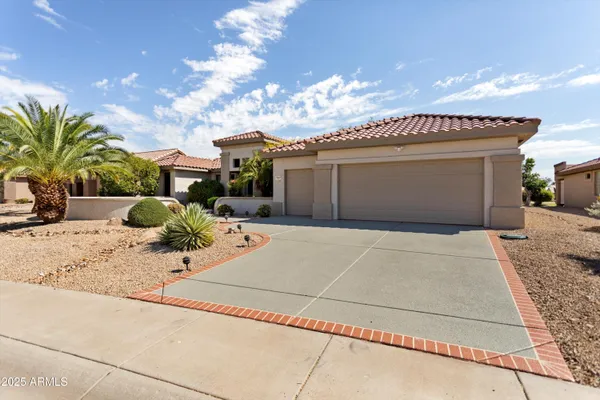 Property Slideshow image 3 of 49 | 17583 n horseshoe dr, Surprise, AZ, 85374