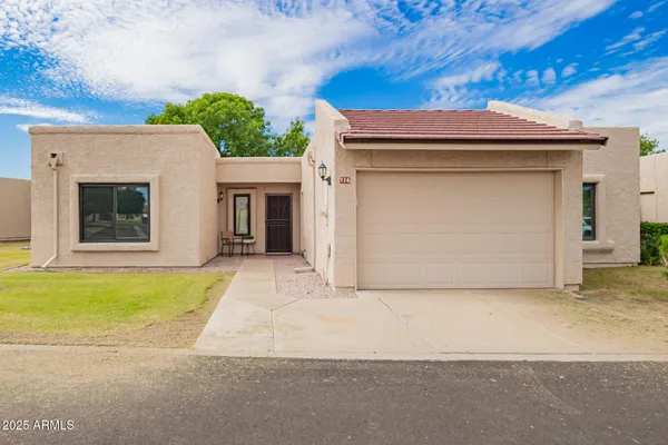 Property Slideshow image 2 of 40 | 716 s privet way, Mesa, AZ, 85208