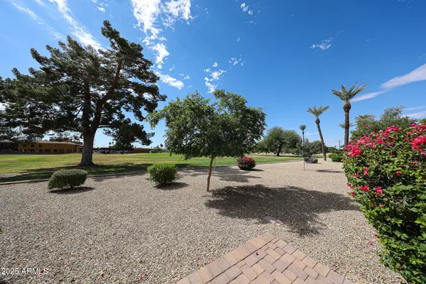 Property Slideshow image 2 of 19 | 10829 n fairway ct w # 106, Sun City, AZ, 85351