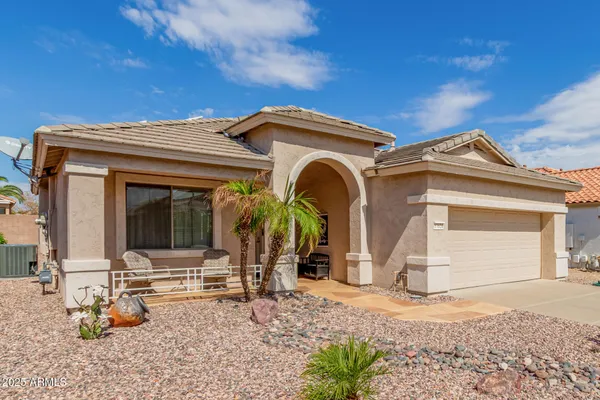 Property Slideshow image 3 of 33 | 17624 w ingleside dr, Surprise, AZ, 85374
