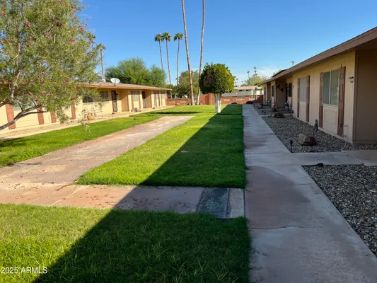 Property Slideshow image 2 of 18 | 10889 w santa fe dr, Sun City, AZ, 85351