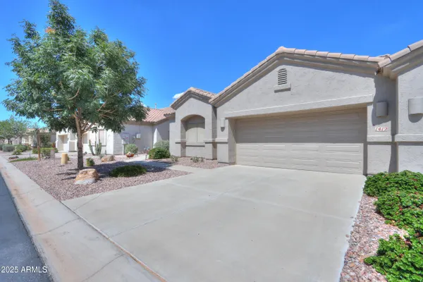 Property Slideshow image 2 of 59 | 1412 n desert willow st, Casa Grande, AZ, 85122