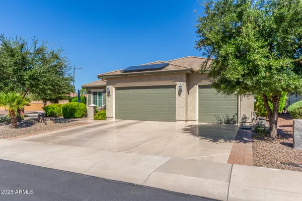 Property Slideshow image 2 of 23 | 26704 w tonopah dr, Buckeye, AZ, 85396