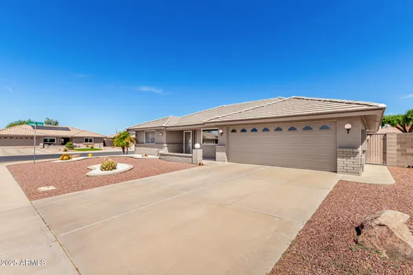 Property Slideshow image 3 of 37 | 11510 e lomita ave, Mesa, AZ, 85209