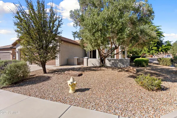 Property Slideshow image 3 of 39 | 26474 w runion dr, Buckeye, AZ, 85396