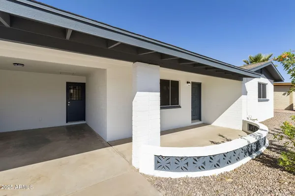 Property Slideshow image 2 of 18 | 1346 s main dr, Apache Junction, AZ, 85120