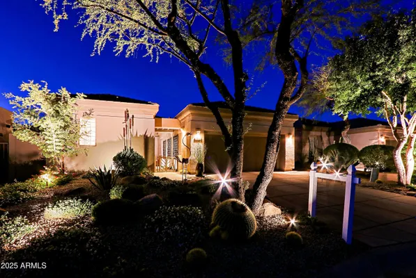 Property Slideshow image 2 of 96 | 6936 e whispering mesquite trl, Scottsdale, AZ, 85266